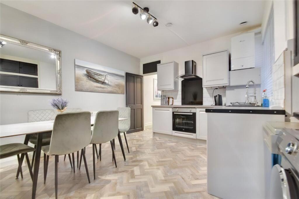 Kingsdown Apartment グレート・マルバーン エクステリア 写真